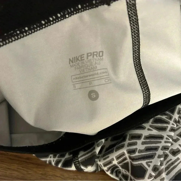 ❤️ Nike pro Women's  Black and Grey Leggings S - Picture 9 of 13
